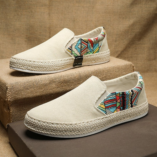 Damen Modische Slip-On Espadrilles mit buntem Ethnomuster EB