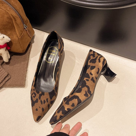 Damen elegante Spitzenpumps mit Komfort-Blockabsatz EB