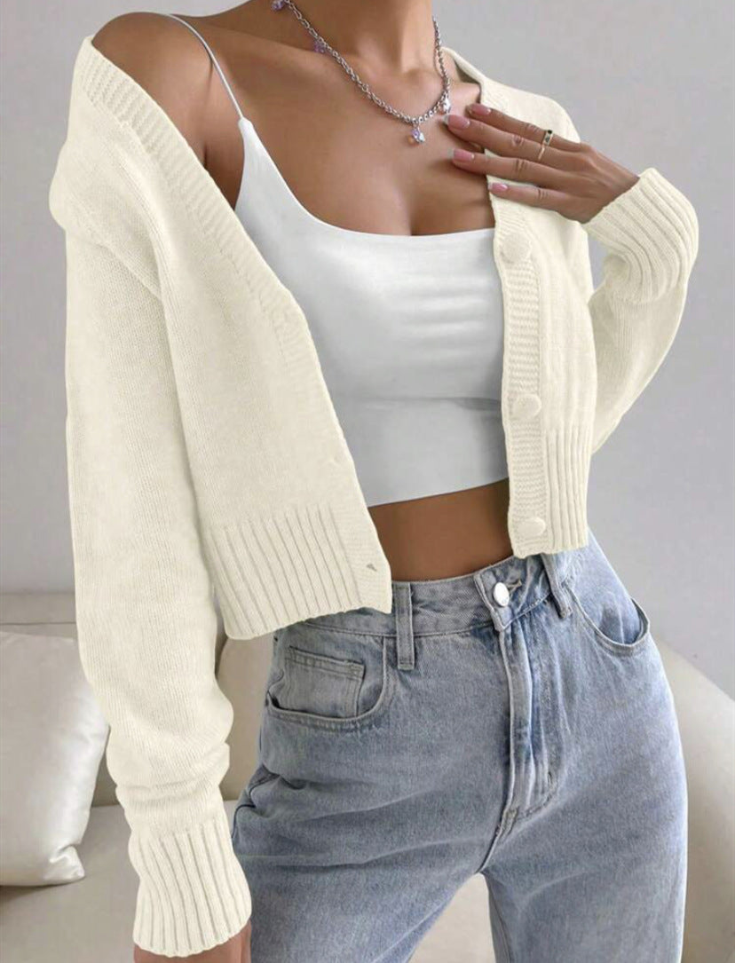 Damen Kurzstrickjacke mit feinem Rippstrickdesign EB