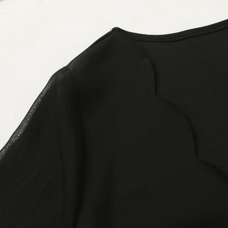 Damen Elegantes V-Ausschnitt Minikleid mit transparenten langen Ärmeln und Edelsteinakzenten EB