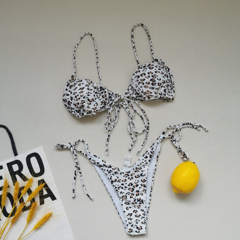 Damen Triangel-Bikini-Set mit verspielten Bindebändern und schickem Farbkontrast EB