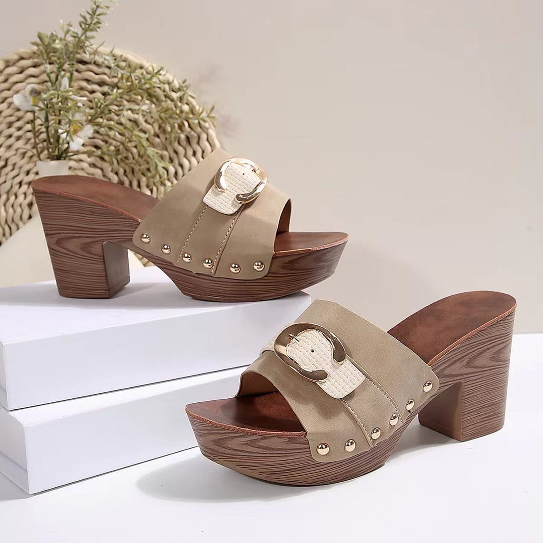 Damen Plattform-Sandaletten mit dekorativem Metallic-Detail und komfortablem Blockabsatz EB