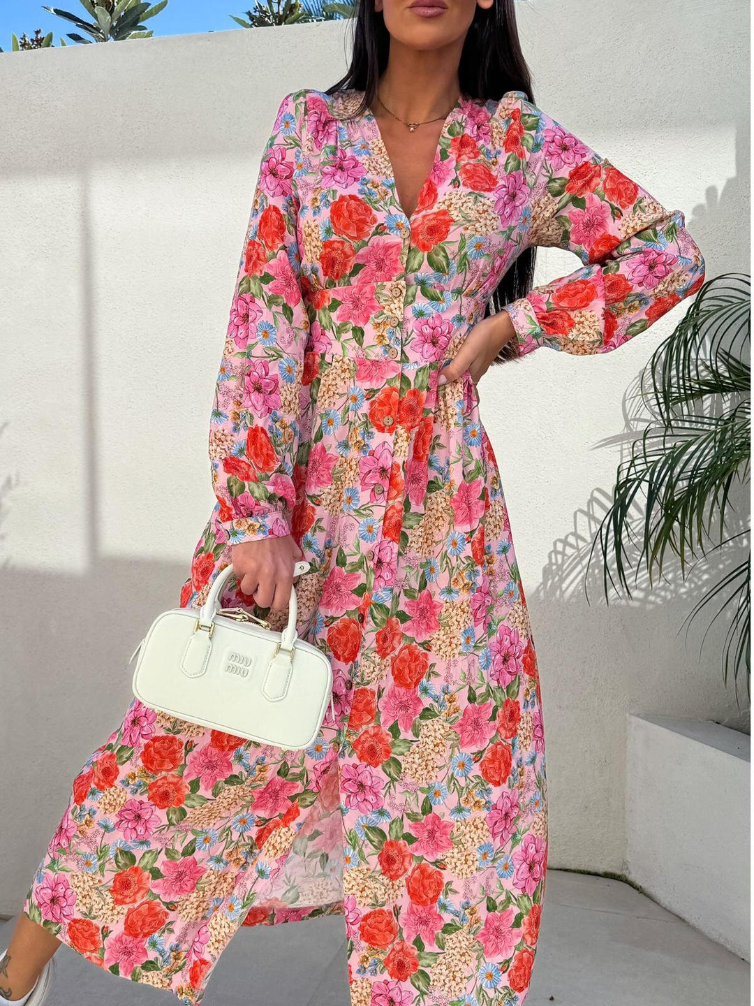 Damen Maxi-Kleid mit floralen Musterdetails und elegantem V-Ausschnitt EB