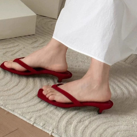 Damen elegante Strandsandalen mit schmalen Riemen von EB