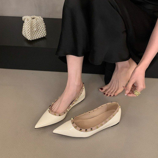 Damen spitze Ballerinas mit elegantem Riemchen und dekorativen Nieten EB