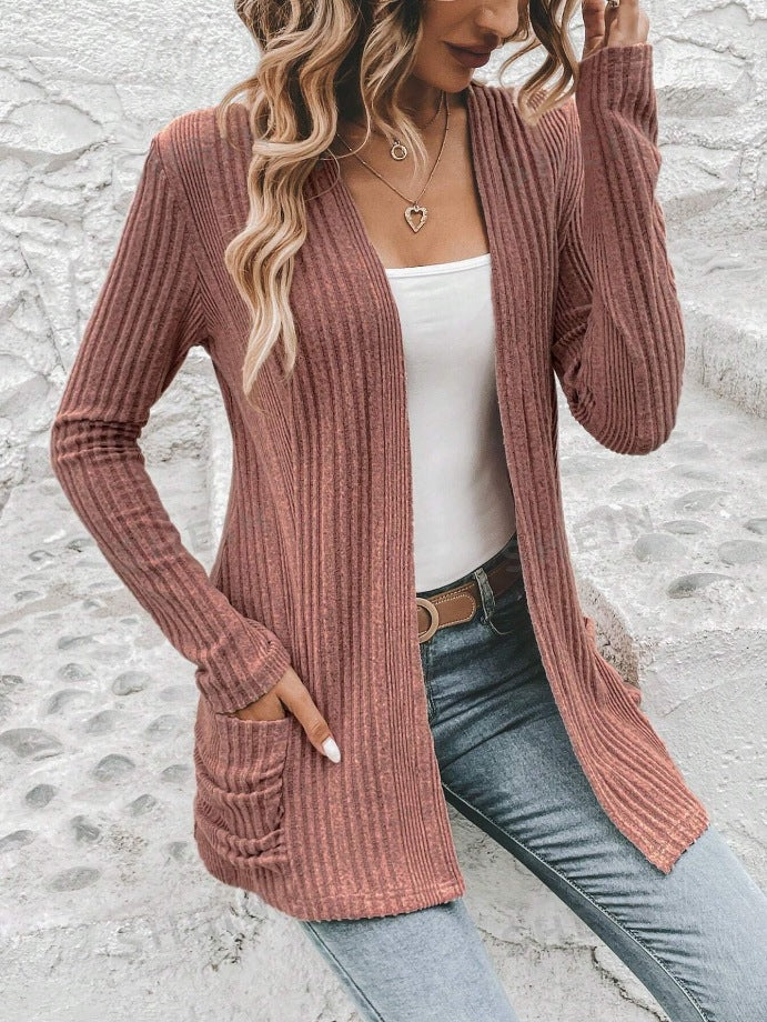 Damen Strickjacke mit wärmendem Rippenmuster und praktischen Taschen EB