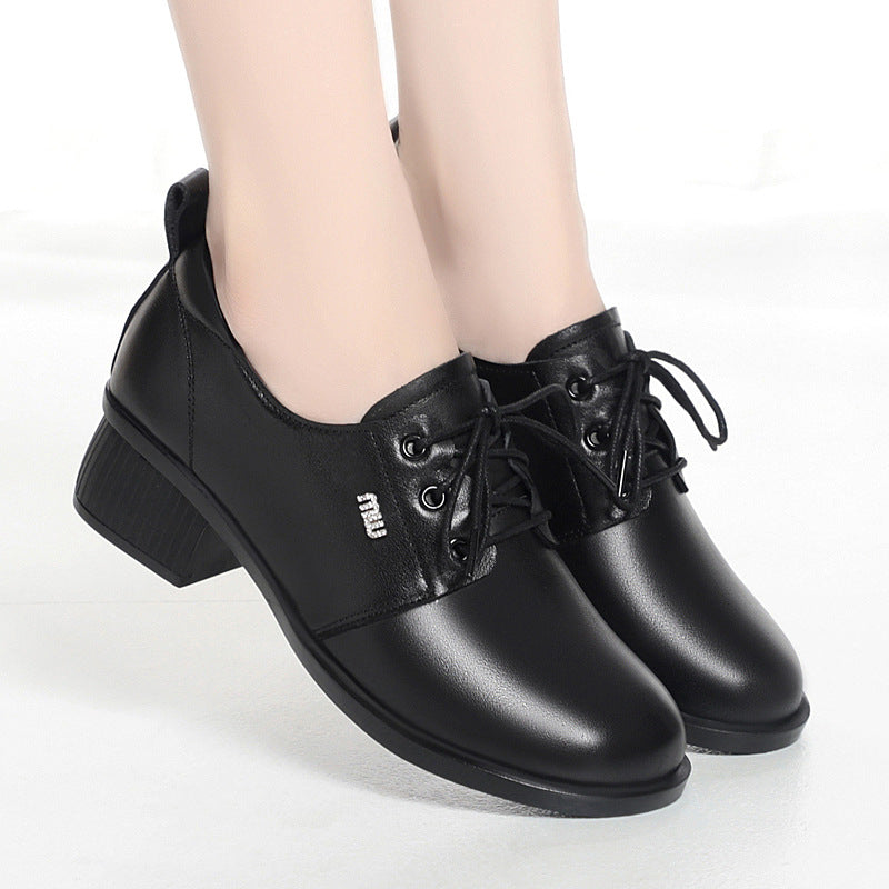 Damen klassische Schnürschuhe mit elegantem Blockabsatz und modischem Detail EB