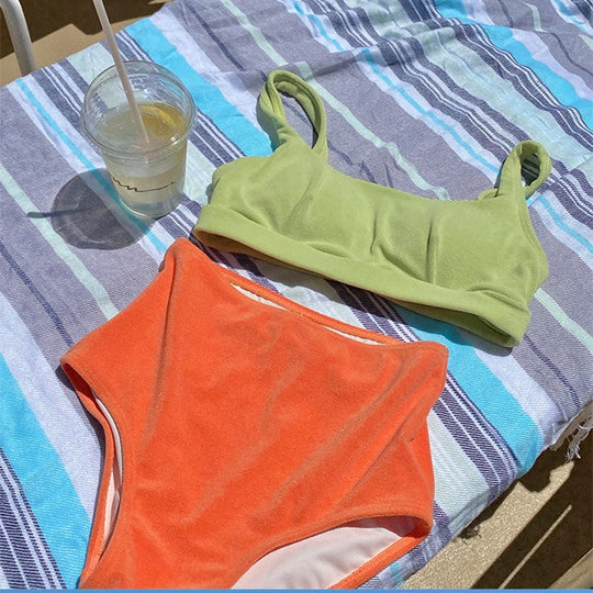 Damen Sport-BH und High-Waist Bikinihosen Set EB
