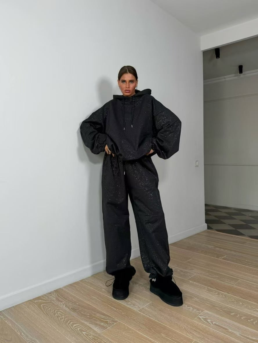 Damen Urbaner Oversized Sweatanzug mit glitzernden Akzenten EB