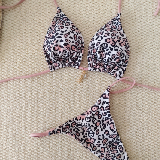 Damen Triangel-Bikini mit animalischem Muster und modischen Schnürdetails EB