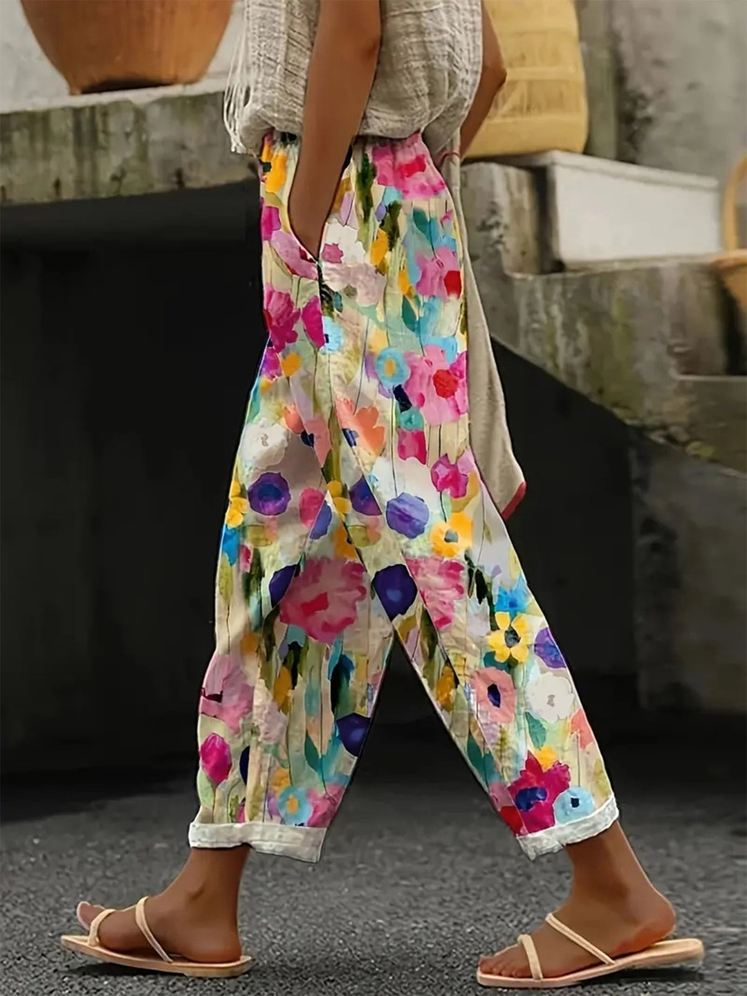 Damen Weite Sommerhose mit floralem Design und praktischen Taschen EB