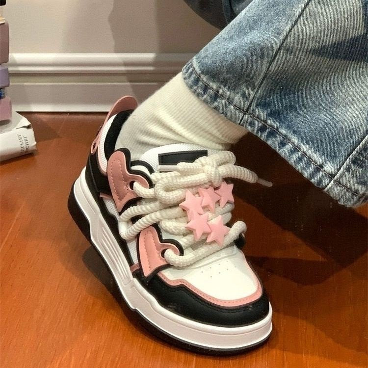 Damen Sneakers mit dekorativen Sternen von EB