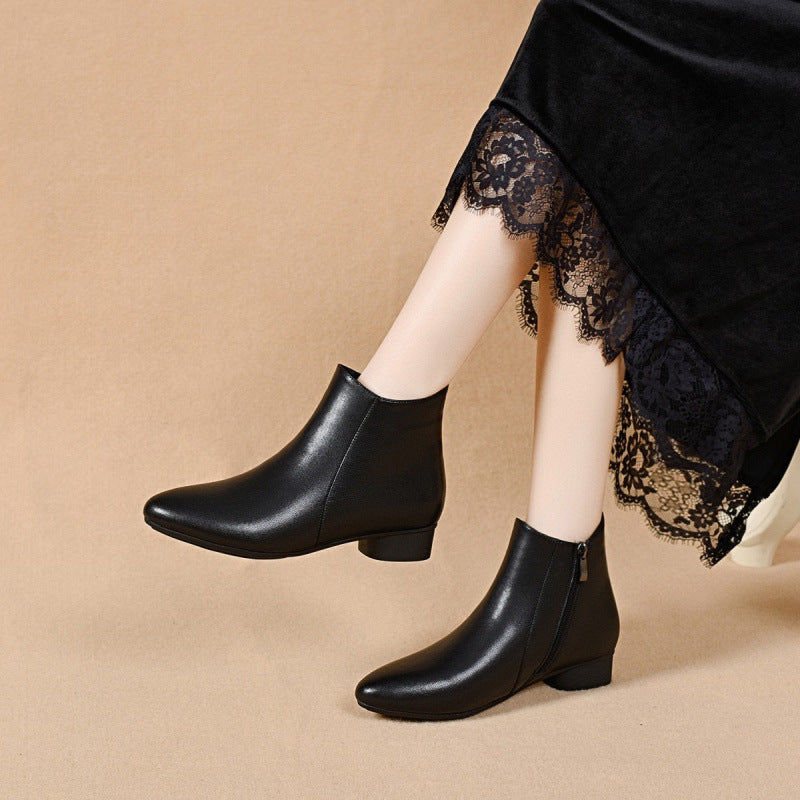 Damen Elegante Ankle Boots mit spitzem Schnitt und hochwertiger Lederverarbeitung EB