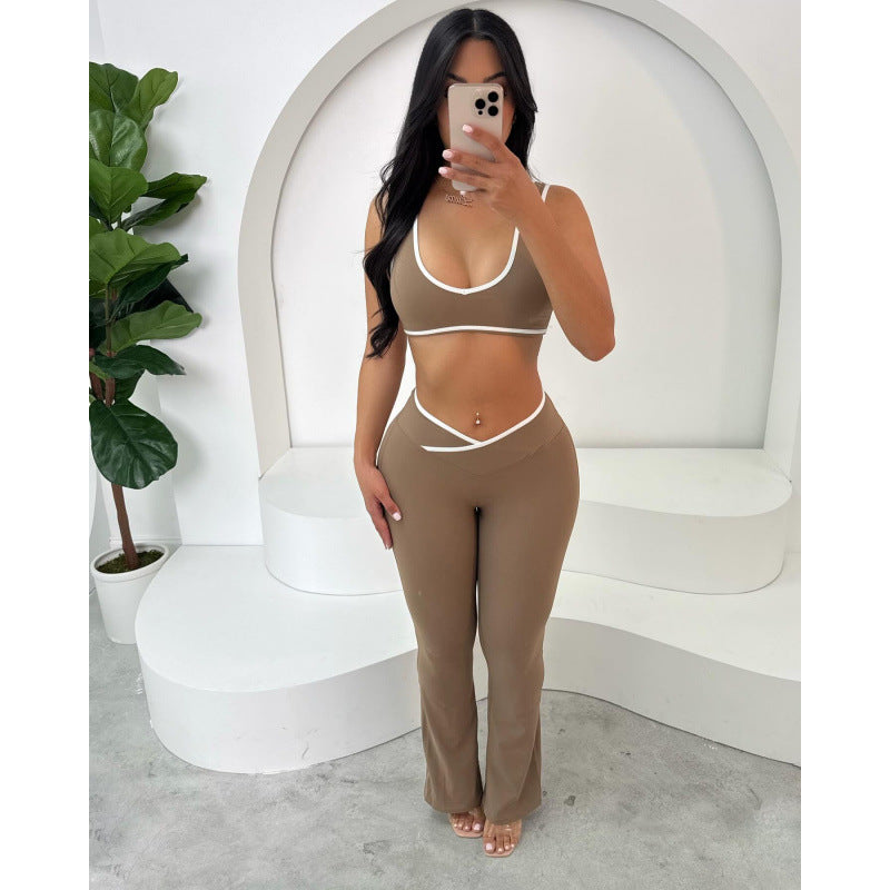 Damen Sportliches Zweiteiler Set mit kurzer Oberteil und flared Leggings EB