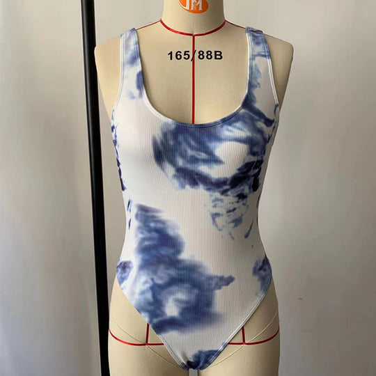 Damen Hochgeschnittener Badeanzug mit trendigem Tie-Dye-Design EB