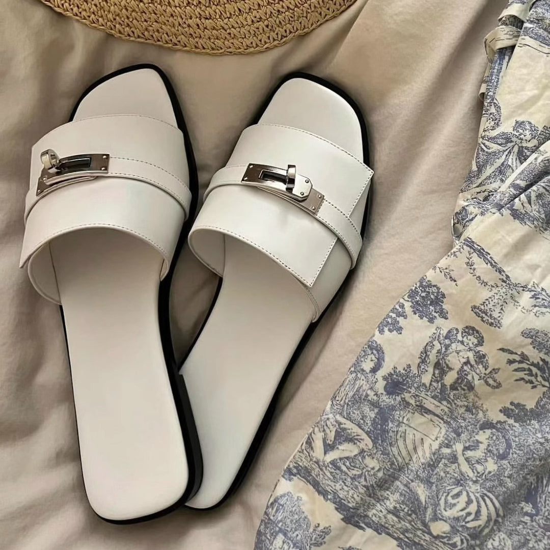 Damen Elegante Pantoletten mit dekorativen Riemen und komfortablem Fußbett EB