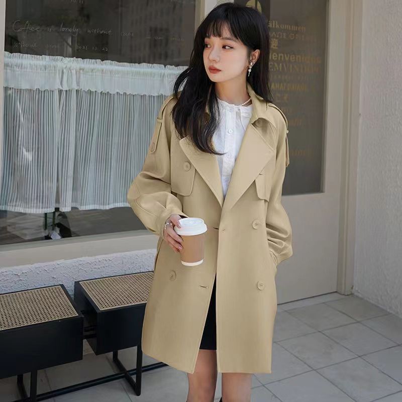 Damen Trenchcoat mit modischem Oversized-Schnitt und eleganten Details EB