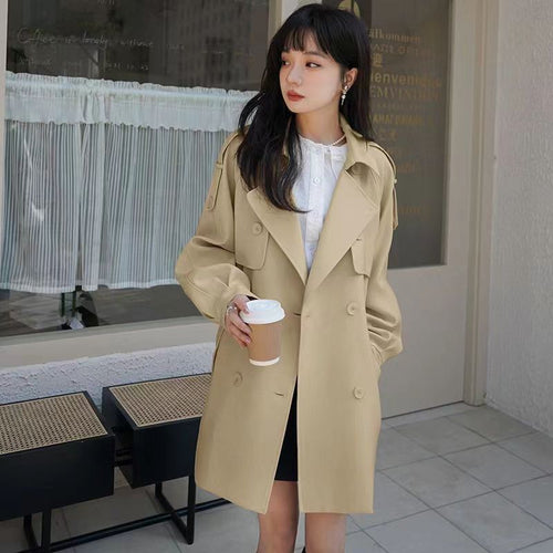 Damen Trenchcoat mit modischem Oversized-Schnitt und eleganten Details EB