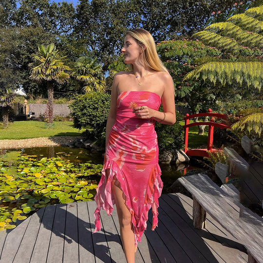 Damen elegantes Rüschenkleid mit trägerlosem Oberteil und asymmetrischem Saum EB