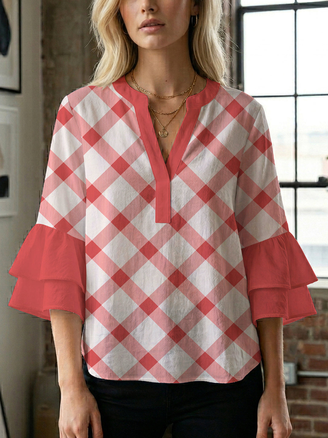 Damen Bluse mit voluminösen Flügelärmel und intensivem Blattmuster EB