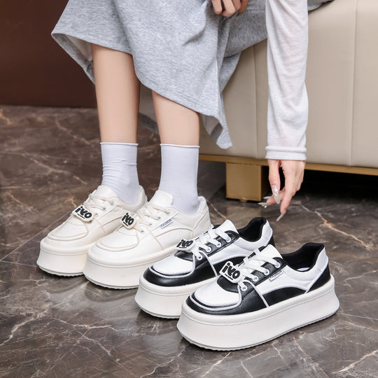 Damen Plattform-Sneaker mit modernem Design und ausgeprägtem Sohlenprofil EB