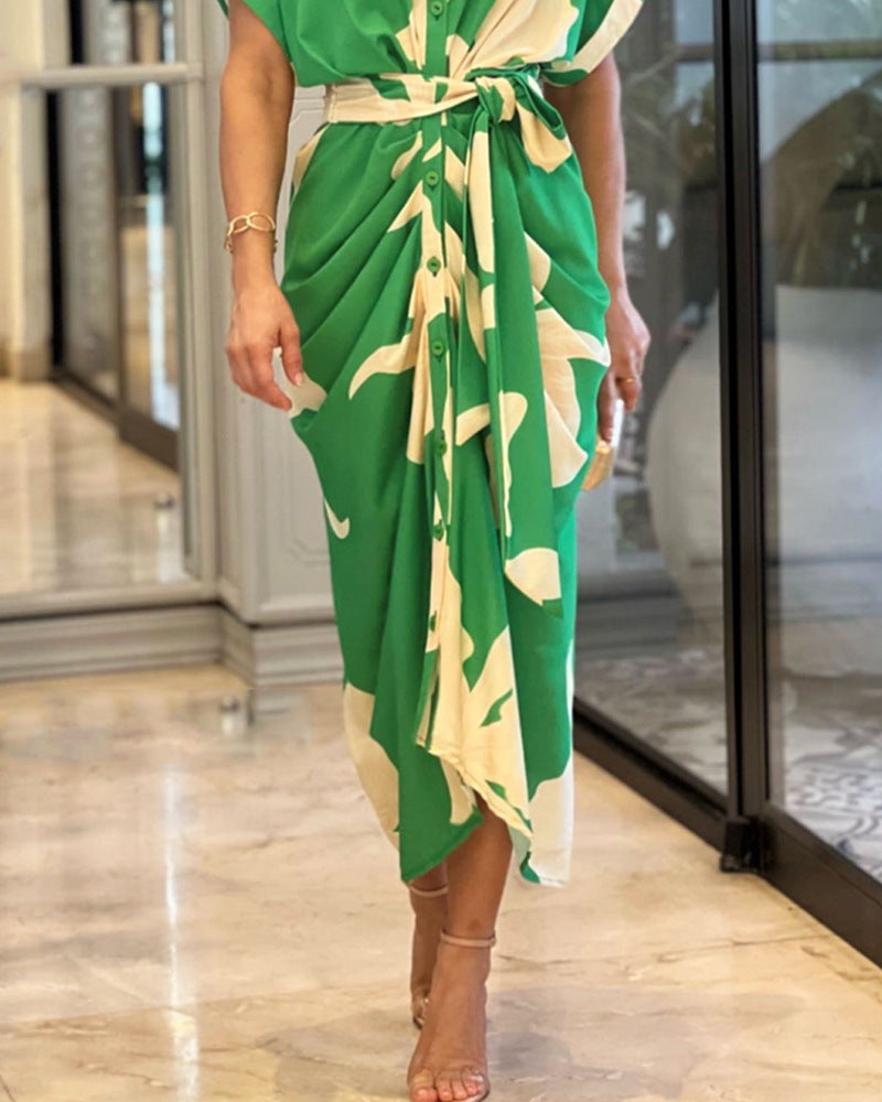 Damen Wickelkleid mit buntem Blattmuster und modischem Taillengürtel EB