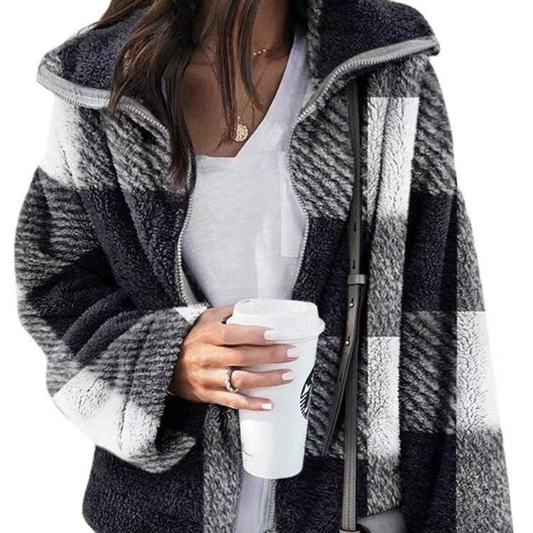 Damen kuschelige Fleecejacke mit Karomuster und hohem Kragen EB