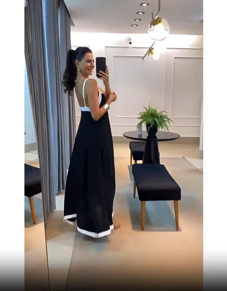 Damen Maxikleid mit tiefem Rückenausschnitt und elegantem Kontrastbund EB