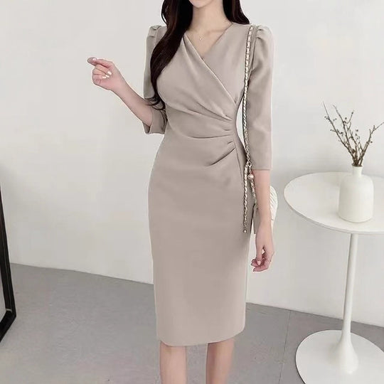Damen Elegant-tailliertes Drapé-Etuikleid mit asymmetrischer Wickel-Optik und 3/4-Ärmeln EB