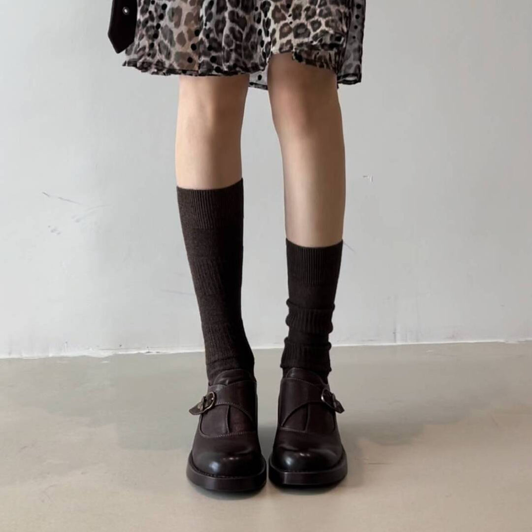 Damen schwarze Ankle Boots mit modischem Schnallenakzent und eleganter Absatzhöhe EB