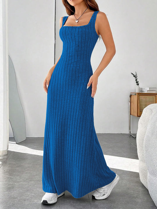 Damen Maxikleid mit figurbetonendem Schnitt und raffinierten Rippstrukturen EB