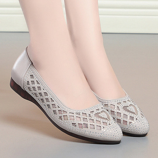 Damen Komfortable Ballerinas mit dekorativem Lochmuster und Strassverzierungen EB