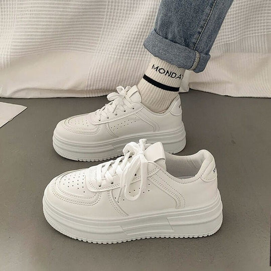 Damen Plateau Sneakers mit modernem Design und dicker Gummisohle EB