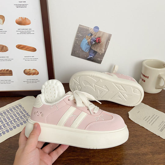 Damen Sportliche Plateau-Sneakers mit verspielten Applikationen EB