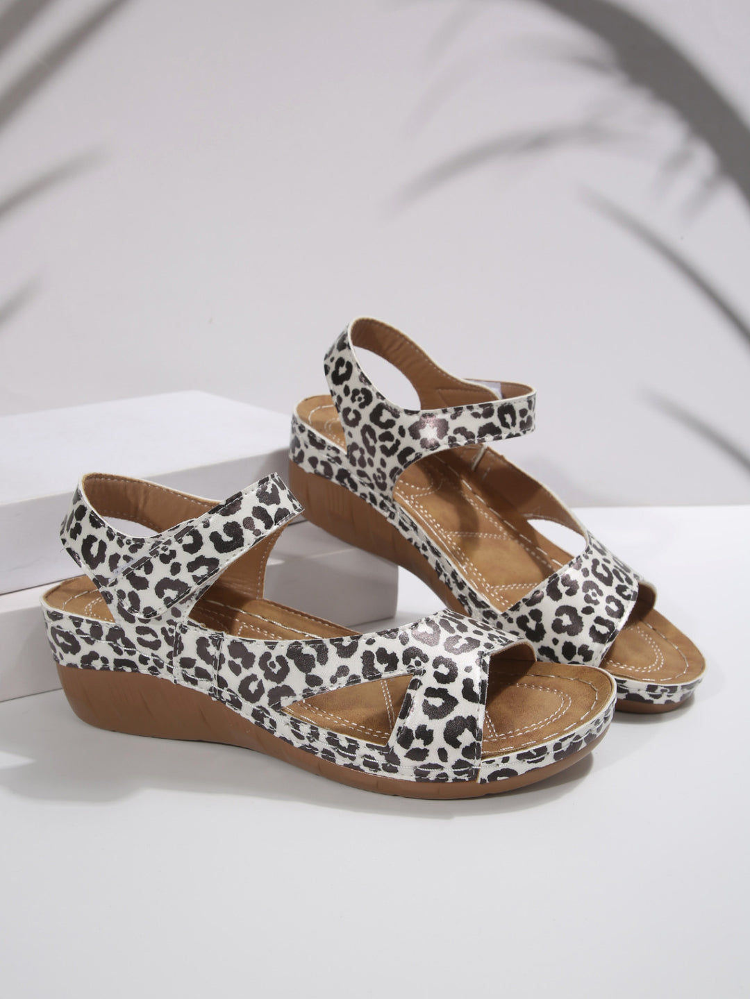 Damen Komfortable Sandalen mit verstellbaren Riemen EB