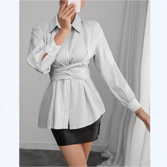 Damen Modische Hemdbluse mit taillierendem Gürtel und komfortablem Schnitt EB