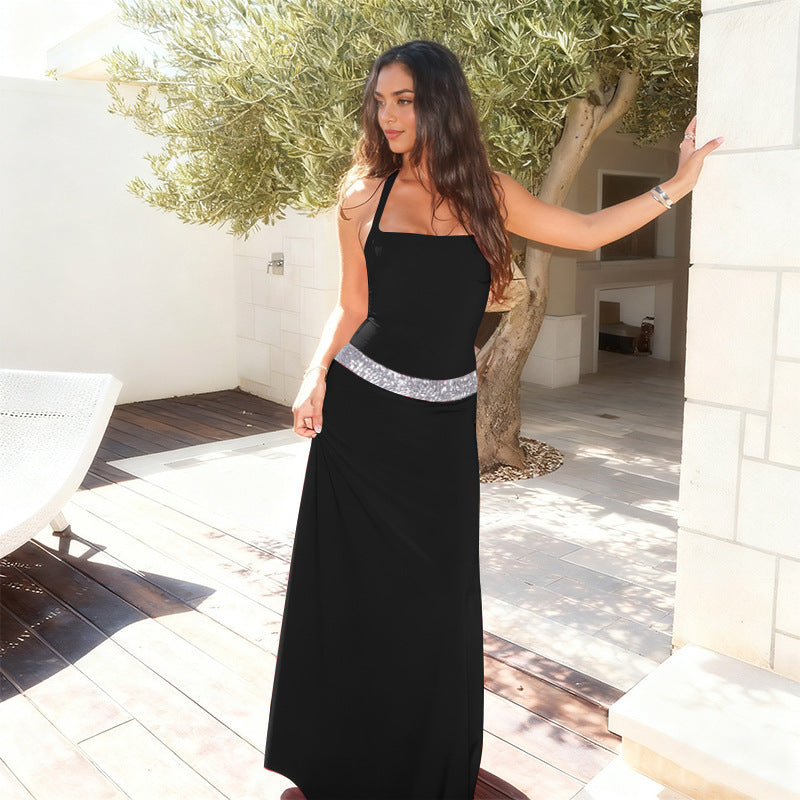 Damen Elegantes Maxikleid mit schickem Halterneck und Glitzerakzenten EB