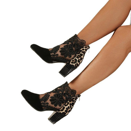 Damen elegante Stiefeletten mit floralem Spitzeneinsatz und Blockabsatz EB