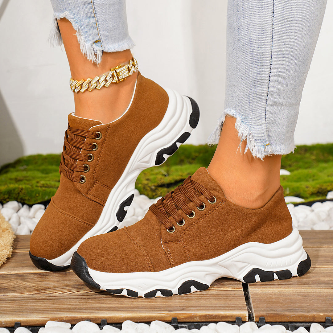 Damen sportliche Sneakers mit dynamischem Profil und atmungsaktivem Obermaterial EB