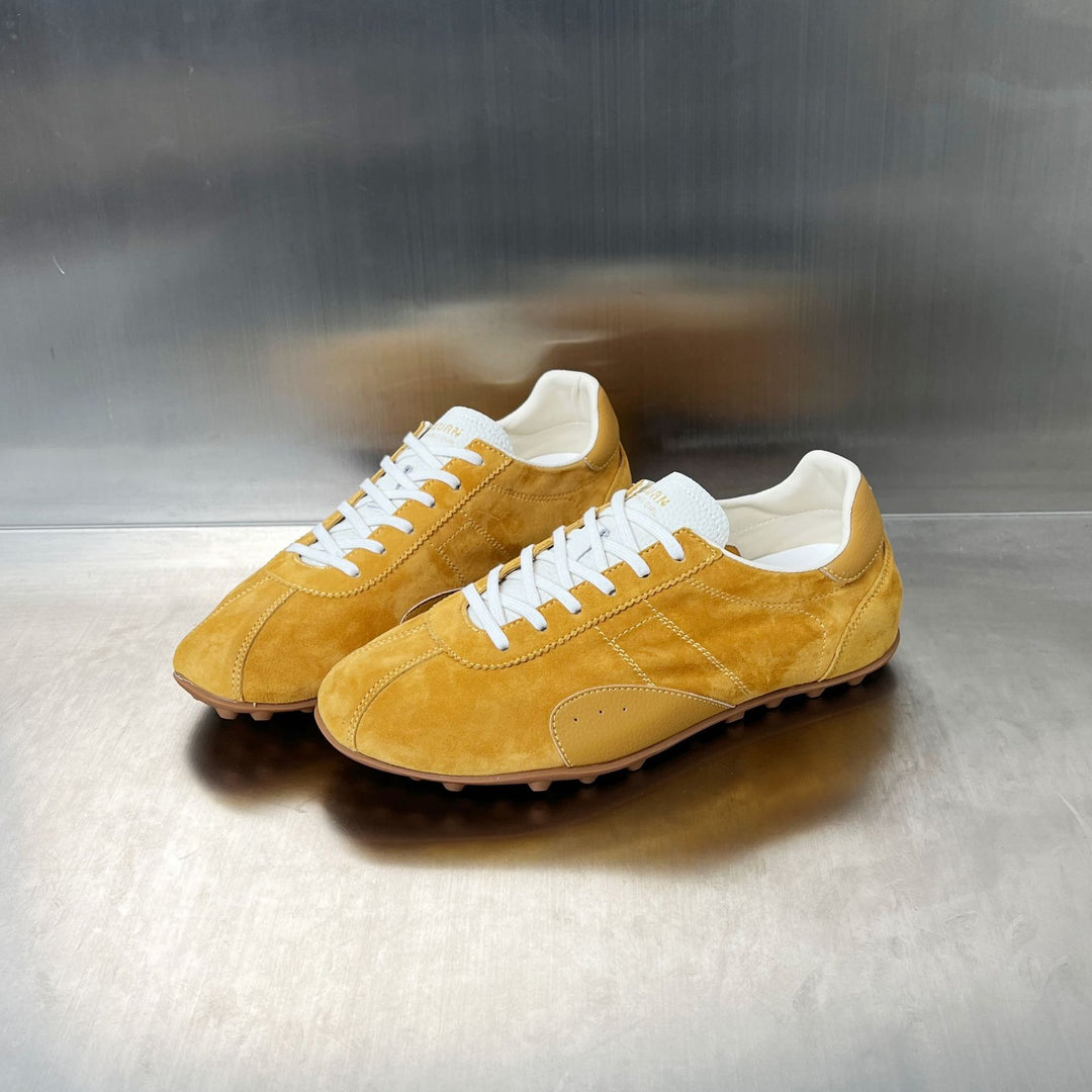Damen Sportliche Sneaker mit luxuriösem Wildleder und innovativer Sohlenkonstruktion EB