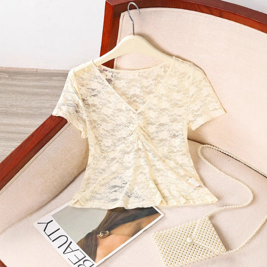 EB – Feminines Damen-Spitzentop, mit Dekorativen Rüschendetails