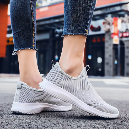 Damen nan minimalistischer Schlupf-Freizeitschuh mit vorderer Zuglasche, gepolstertem Knöchelkragen und flexibler Adaptivsohle EB