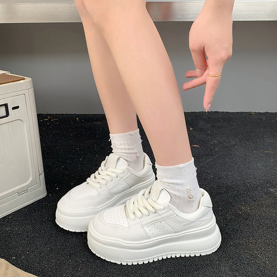 Damen Plateau-Sneaker mit atmungsaktivem Obermaterial und rutschfester Sohle EB