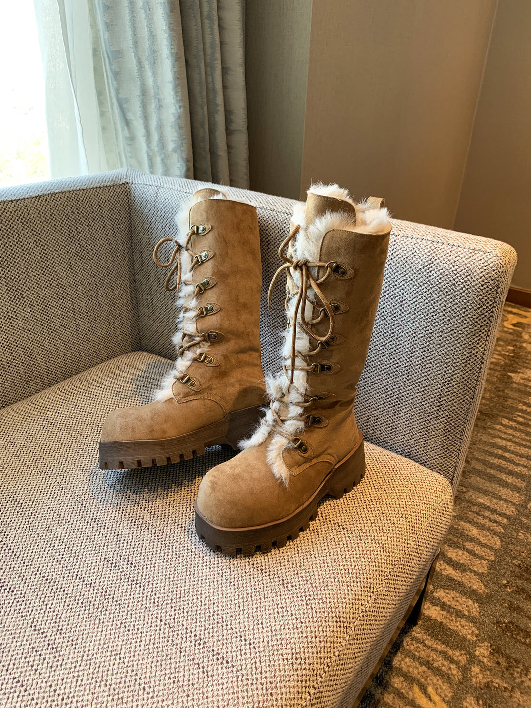 Damen Winterstiefel mit warmem Fellkragen und rutschfester Sohle EB