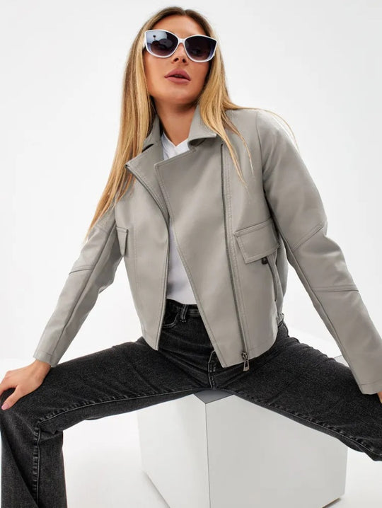 Damen cropped Kunstlederjacke mit praktischen Taschen und modernem Schnitt EB