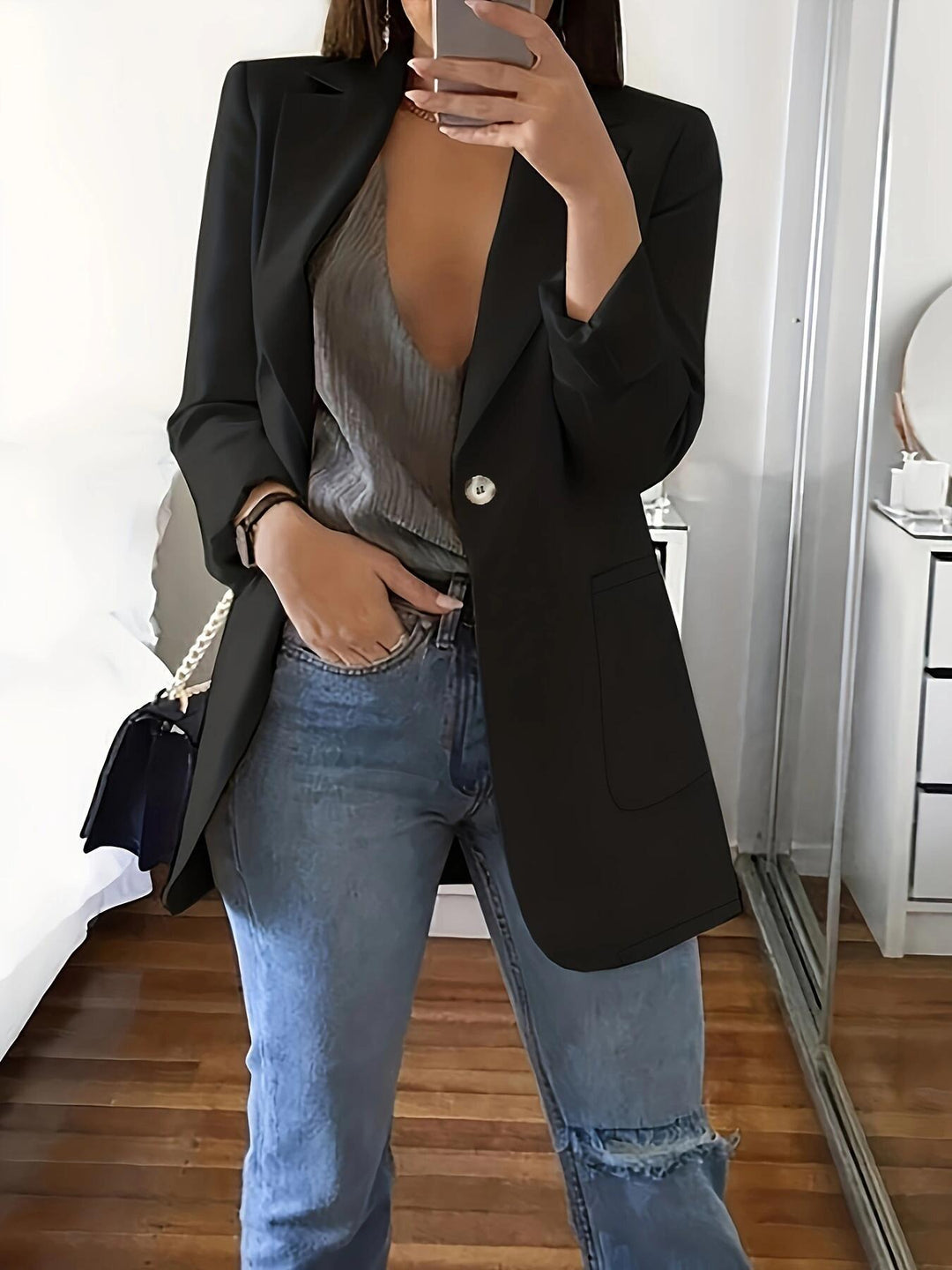 DamenStylische Blazerjacke mit glänzenden Knopfdetails und großzügigen Taschen EB