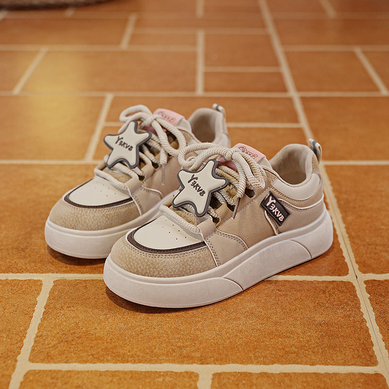 Damen Sportliche Sneakers mit dekorativen Akzenten EB