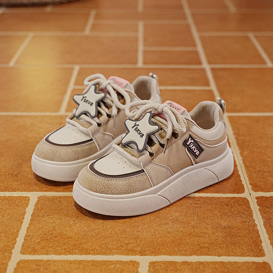 Damen Sportliche Sneakers mit dekorativen Akzenten EB