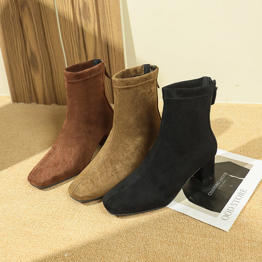 Damen elegante Stiefeletten mit blockiertem Absatz und feinem Wildlederfinish EB