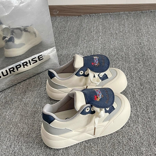 Damen Verspielte Sneakers mit tierischen Applikationen und komfortablem Klettverschluss EB